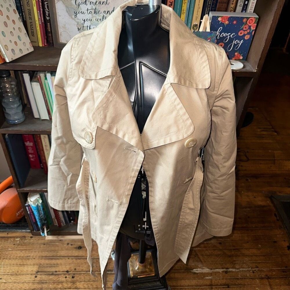 Old Navy tan belted lightweight XS minimalist trench coat